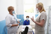 В рамках рабочей поездки в Брюховецкий район вице-губернатор Анна Минькова посетила местную Центральную районную больницу