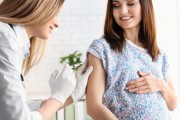 Вакцинация от коронавируса способна защитить здоровье беременной женщины и ее будущего малыша
